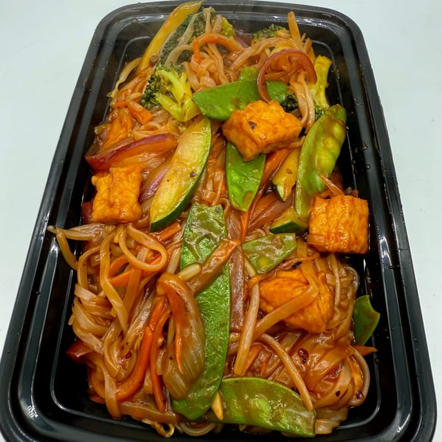 Pad Thai with vegetable.
