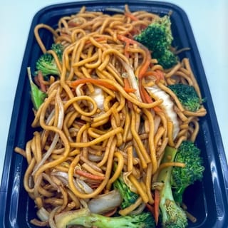 Mixed vegetables lo mein