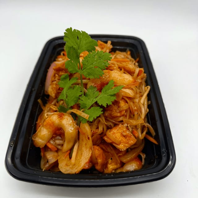 Pad Thai with shrimp.