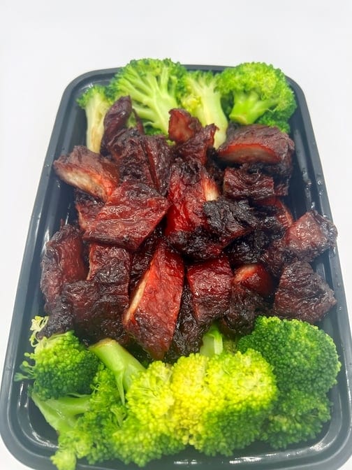 Boneless Ribs with Stir-Fried Broccoli.
