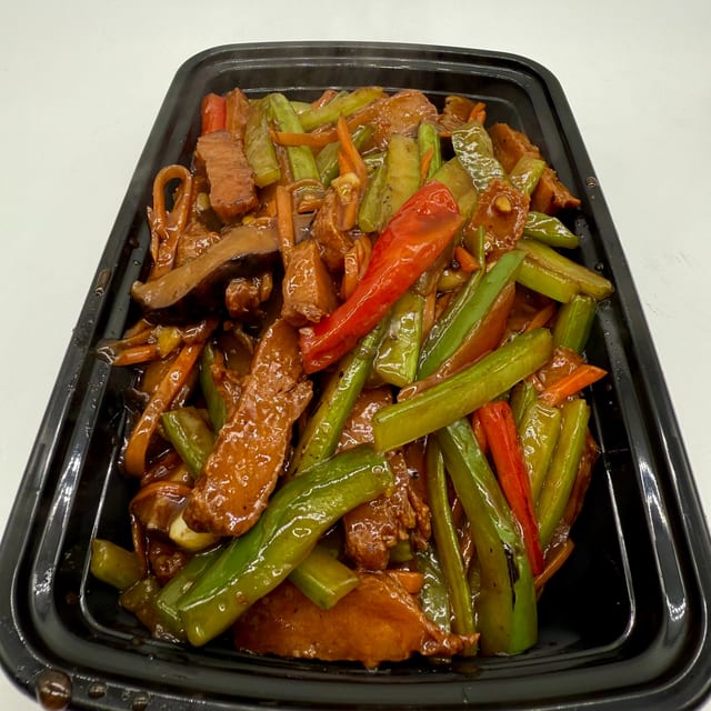 Tender Chicken with Celery.